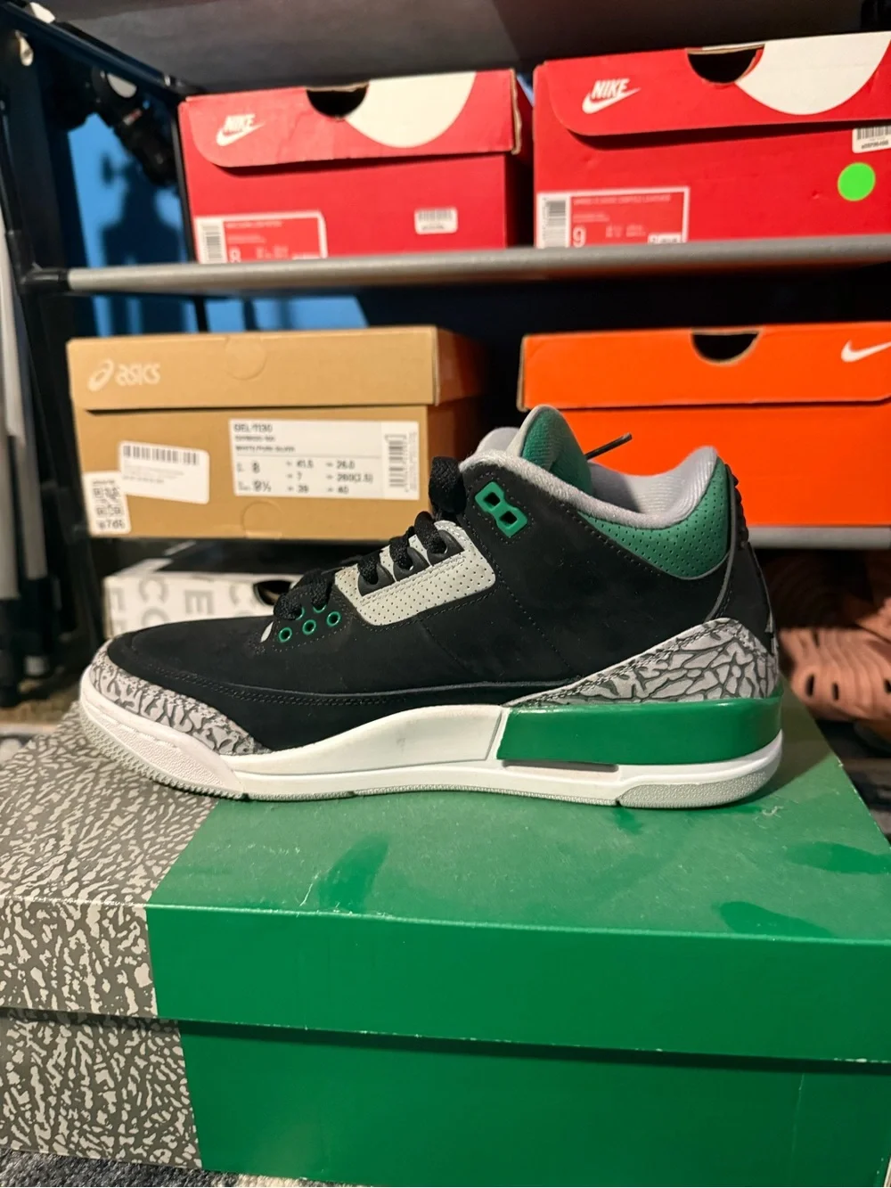 Jordan Men’s Black and Green Retro Elephant-Print Sneakers